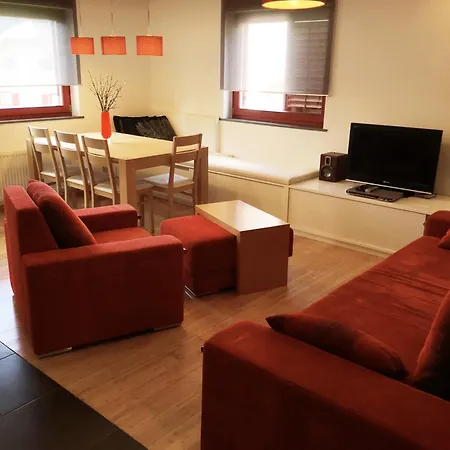 Happy Place Apartment